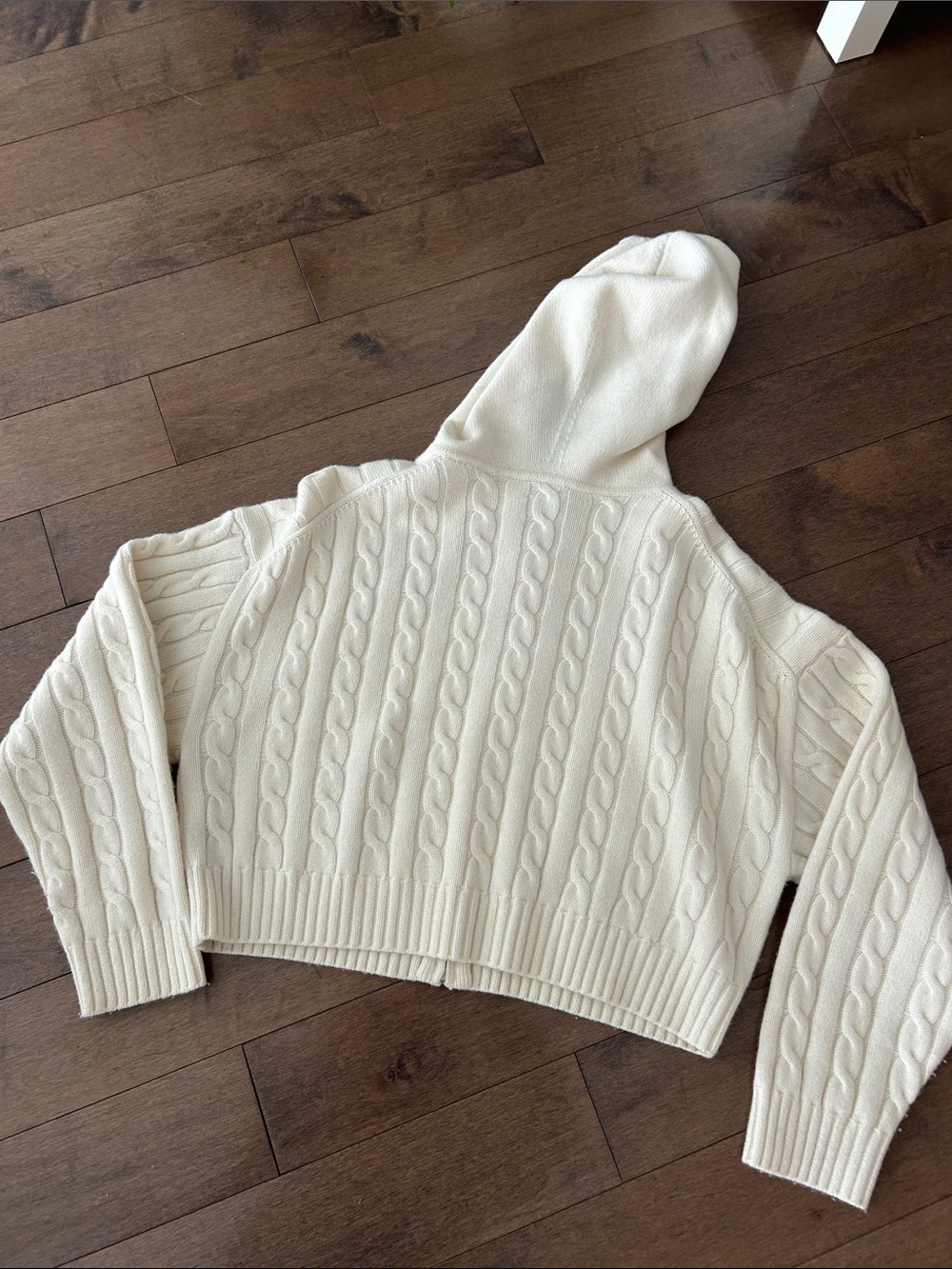 Aritzia - Sunday Best Cream Cable-Knit Hooded Zip Cardigan - Picture 4 of 4